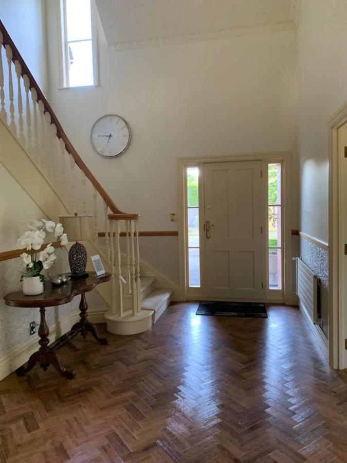 Pin Oaks Luxury Bed & Breakfast Palmerston North Exteriör bild
